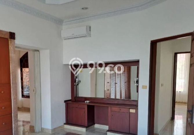 Jual Murah Rumah dengan 5 Kamar Tidur dan 5 Kamar Mandi di Area Renon, Denpasar Jual Murah Rumah dengan 5 Kamar Tidur dan 5 Kamar Mandi di Area Renon, Denpasar