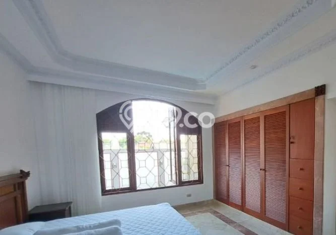 Jual Murah Rumah dengan 5 Kamar Tidur dan 5 Kamar Mandi di Area Renon, Denpasar Jual Murah Rumah dengan 5 Kamar Tidur dan 5 Kamar Mandi di Area Renon, Denpasar