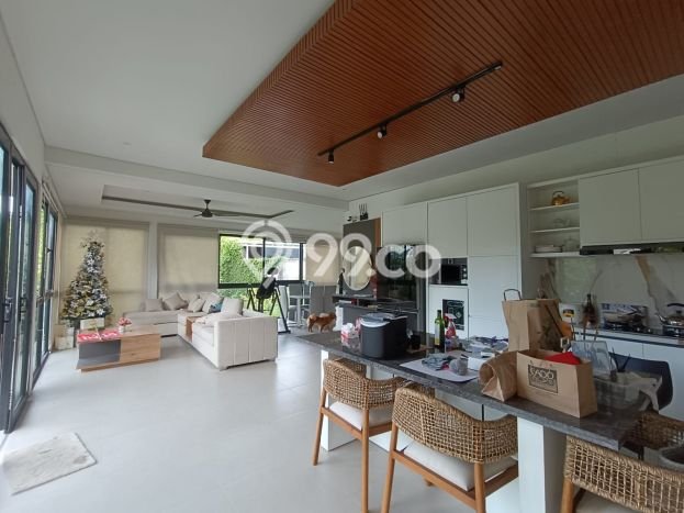 Hunian Modern dengan LT 1500m2 & LB 600m2 Dikontrakkan di Kerobokan Hunian Modern dengan LT 1500m2 & LB 600m2 Dikontrakkan di Kerobokan