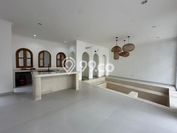 BEST DEAL! Rumah di Canggu, 4 KM, Akses Mudah Fasilitas Umum, Luas 200m2m² Bangunan 300m2m² BEST DEAL! Rumah di Canggu, 4 KM, Akses Mudah Fasilitas Umum, Luas 200m2m² Bangunan 300m2m²