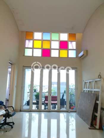 Rumah Elit Modern Tanpa Renovasi di Puri Indah Jakarta Barat Rumah Elit Modern Tanpa Renovasi di Puri Indah Jakarta Barat