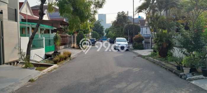Dijual Rumah 3 KT di Puri Indah, Jakarta Barat - LT 140m² Dijual Rumah 3 KT di Puri Indah, Jakarta Barat - LT 140m²