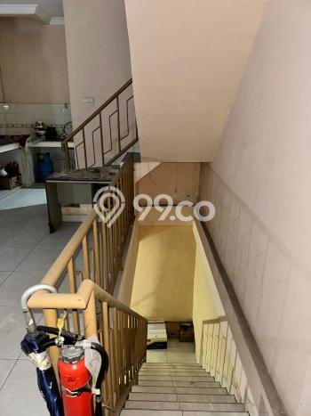 Ruko Dijual di Prime Area Jakarta Barat Luas 135m2 Ruko Dijual di Prime Area Jakarta Barat Luas 135m2