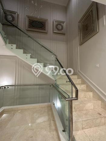 Rumah Luxury Modern Tanpa Renovasi di Joglo Jakarta Barat Rumah Luxury Modern Tanpa Renovasi di Joglo Jakarta Barat
