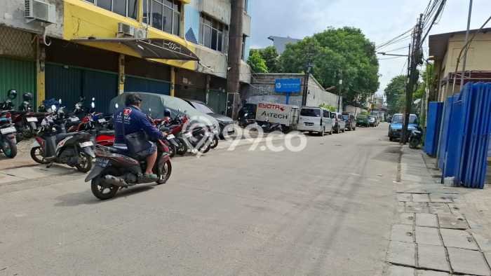Area Ramai! Ruko Dijual di Sawah Besar untuk Bisnis Luas Bangunan 175m2 Area Ramai! Ruko Dijual di Sawah Besar untuk Bisnis Luas Bangunan 175m2