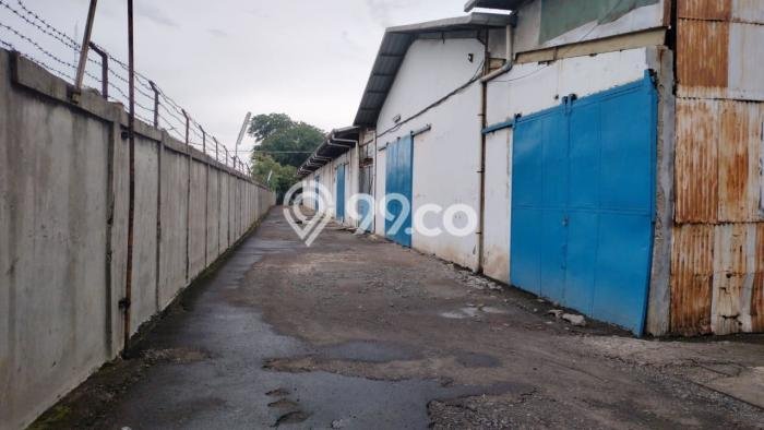 Unit Gudang Disewakan di Tangerang Kota di Area Ramai & Strategis Unit Gudang Disewakan di Tangerang Kota di Area Ramai & Strategis