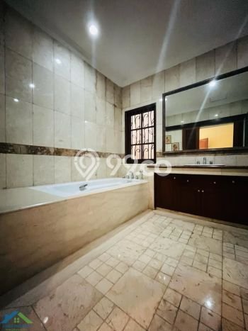 Rumah Luxury Modern Tanpa Renovasi di Raffles Hills Jakarta Timur Rumah Luxury Modern Tanpa Renovasi di Raffles Hills Jakarta Timur