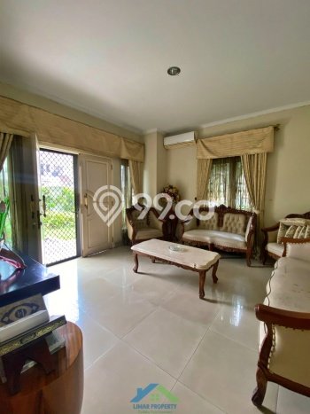 Rumah Elit Modern Tanpa Renovasi di Cibubur Jakarta Timur Rumah Elit Modern Tanpa Renovasi di Cibubur Jakarta Timur