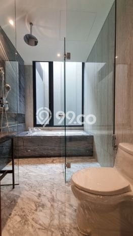 Jual Rumah Mewah Megah Dengan View Eksklusif di BSD City, Tangerang Jual Rumah Mewah Megah Dengan View Eksklusif di BSD City, Tangerang