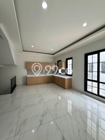 Ready to Use! Luxury House LT 126m2 Desain Elegan di Alam Sutera Ready to Use! Luxury House LT 126m2 Desain Elegan di Alam Sutera