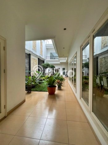 Hunian Mewah LB 1000m2 Siap Pakai Desain Elegan di BSD City, Tangerang Hunian Mewah LB 1000m2 Siap Pakai Desain Elegan di BSD City, Tangerang