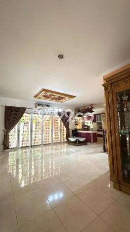 Hunian Mewah LB 375m2 Siap Pakai Desain Elegan di BSD The Green, Tangerang Hunian Mewah LB 375m2 Siap Pakai Desain Elegan di BSD The Green, Tangerang