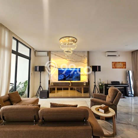 Jual Rumah Luas Elegan Dengan View Eksklusif di Lippo Karawaci, Tangerang Jual Rumah Luas Elegan Dengan View Eksklusif di Lippo Karawaci, Tangerang
