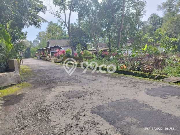 Jarang Ada! Tanah di Ngemplak Punya Luas 137m2 SHM Jarang Ada! Tanah di Ngemplak Punya Luas 137m2 SHM
