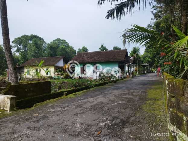 Kavling Tanah di Ngemplak Dijual Luas 137m2 Legalitas SHM Kavling Tanah di Ngemplak Dijual Luas 137m2 Legalitas SHM