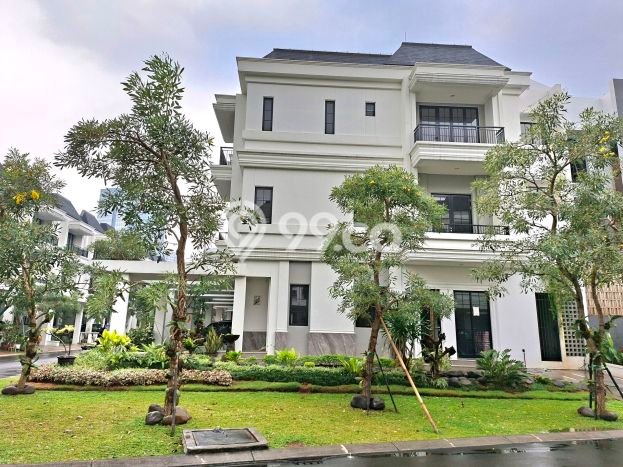Rumah Elit LB 241m2 Siap Huni Desain Elegan di Alam Sutera, Tangerang Rumah Elit LB 241m2 Siap Huni Desain Elegan di Alam Sutera, Tangerang