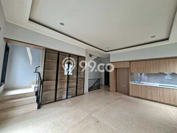 Rumah Elit LB 241m2 Siap Huni Desain Elegan di Alam Sutera, Tangerang Rumah Elit LB 241m2 Siap Huni Desain Elegan di Alam Sutera, Tangerang