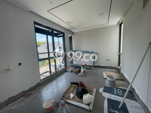 Rumah Luxury Modern Tanpa Renovasi di Surabaya Kota Surabaya Rumah Luxury Modern Tanpa Renovasi di Surabaya Kota Surabaya