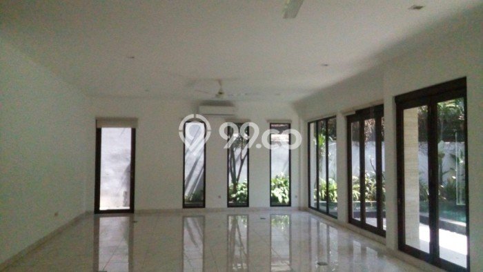 Rumah di Kemang, 5 KM, Area Strategis, Luas 600m2m² LB 552m2m² Rumah di Kemang, 5 KM, Area Strategis, Luas 600m2m² LB 552m2m²