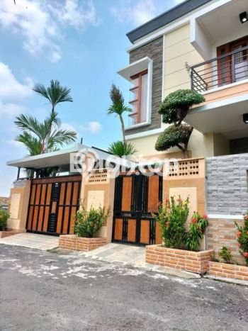 Jual Cepat Rumah 7 KT 4 KM di Jantung Kota Colomadu, Solo Jual Cepat Rumah 7 KT 4 KM di Jantung Kota Colomadu, Solo