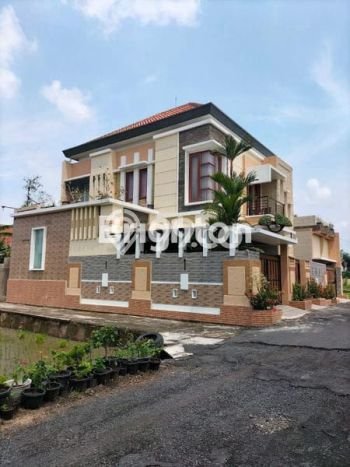 Jual Cepat Rumah 7 KT 4 KM di Jantung Kota Colomadu, Solo Jual Cepat Rumah 7 KT 4 KM di Jantung Kota Colomadu, Solo