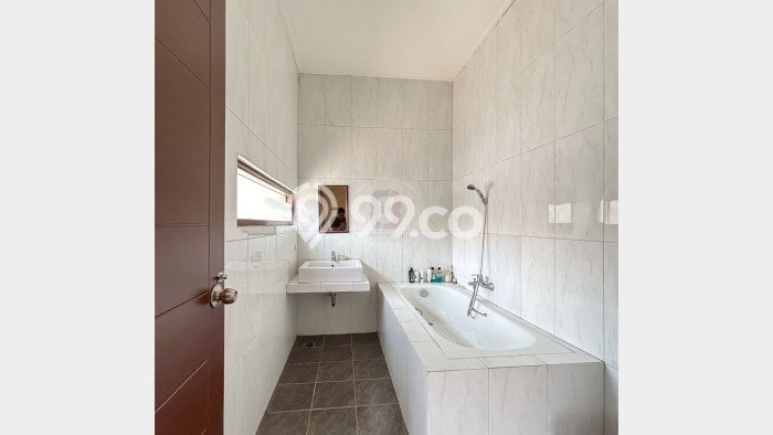 Ready to Use! Luxury House LT 197m2 Desain Modern di Bintaro Ready to Use! Luxury House LT 197m2 Desain Modern di Bintaro
