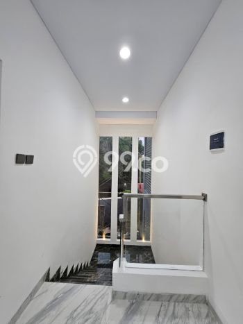 Rumah 4 KT 3 KM LT 215m2m², LB 300m2m² di Karang Tengah, Tangerang Rumah 4 KT 3 KM LT 215m2m², LB 300m2m² di Karang Tengah, Tangerang