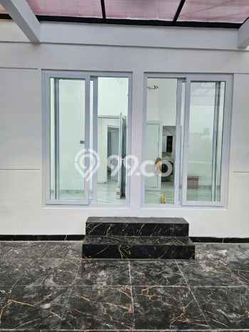 Rumah 4 KT 3 KM LT 215m2m², LB 300m2m² di Karang Tengah, Tangerang Rumah 4 KT 3 KM LT 215m2m², LB 300m2m² di Karang Tengah, Tangerang