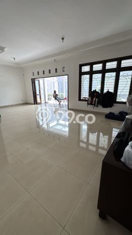 Jual Rumah Luas Megah Dengan View Eksklusif di Galaxy, Bekasi Jual Rumah Luas Megah Dengan View Eksklusif di Galaxy, Bekasi