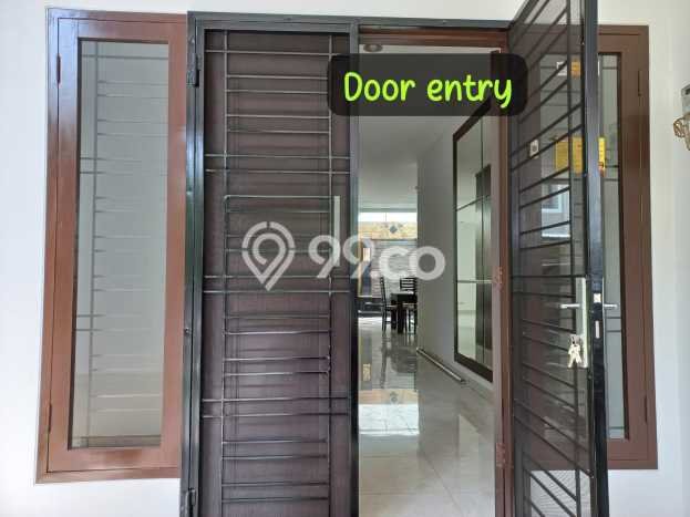 For Sale! Premium House LT 160m2 Desain Elegan di Cibubur For Sale! Premium House LT 160m2 Desain Elegan di Cibubur