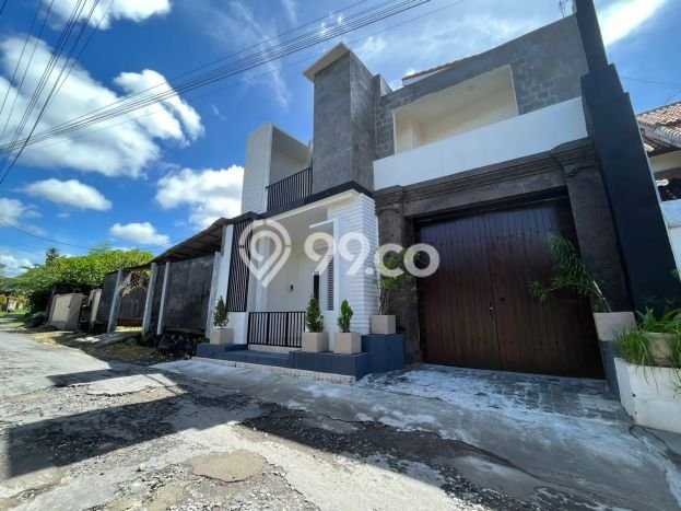 Rumah Modern LT 200m² Terawat di Kompleks Perumahan Seminyak, Badung Rumah Modern LT 200m² Terawat di Kompleks Perumahan Seminyak, Badung