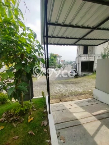 Rumah Luas Asri 2 KT Siap Pakai di hr muhammad Surabaya Rumah Luas Asri 2 KT Siap Pakai di hr muhammad Surabaya