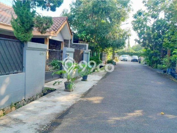 Rumah Asri di Petukangan, Jakarta Selatan, Luas 350m² Bangunan 250m² Rumah Asri di Petukangan, Jakarta Selatan, Luas 350m² Bangunan 250m²