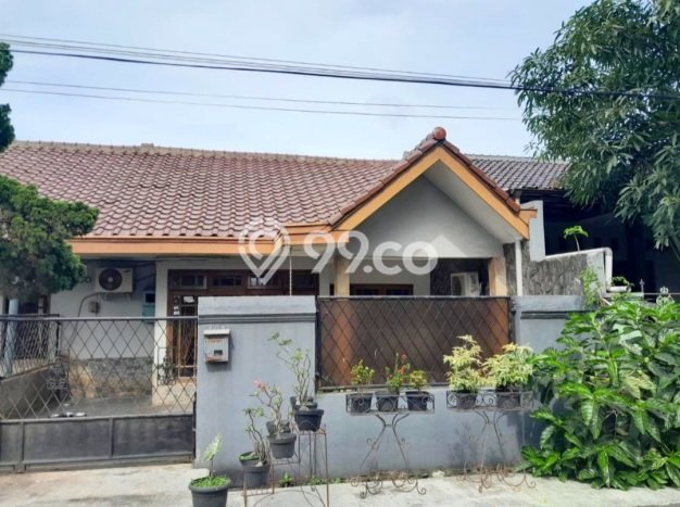Rumah Asri di Petukangan, Jakarta Selatan, Luas 350m² Bangunan 250m² Rumah Asri di Petukangan, Jakarta Selatan, Luas 350m² Bangunan 250m²