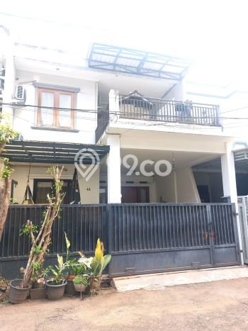 Dijual Rumah Premium dengan Fasilitas Sekitar Lengkap di Kebayoran Lama, Jakarta Selatan Dijual Rumah Premium dengan Fasilitas Sekitar Lengkap di Kebayoran Lama, Jakarta Selatan