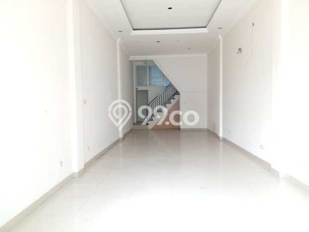 Area Ramai! Ruko Dijual di Kebayoran Lama untuk Bisnis Luas Bangunan 235m2 Area Ramai! Ruko Dijual di Kebayoran Lama untuk Bisnis Luas Bangunan 235m2