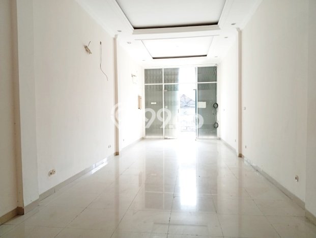Area Ramai! Ruko Dijual di Kebayoran Lama untuk Bisnis Luas Bangunan 235m2 Area Ramai! Ruko Dijual di Kebayoran Lama untuk Bisnis Luas Bangunan 235m2