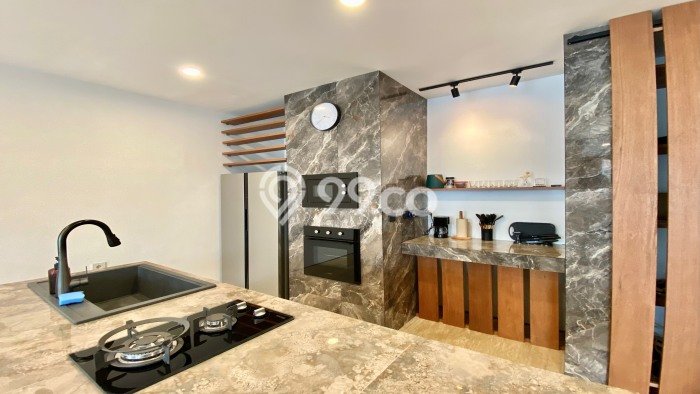 Ready to Use! Luxury House LT 205m2 Desain Modern di Balangan Ready to Use! Luxury House LT 205m2 Desain Modern di Balangan