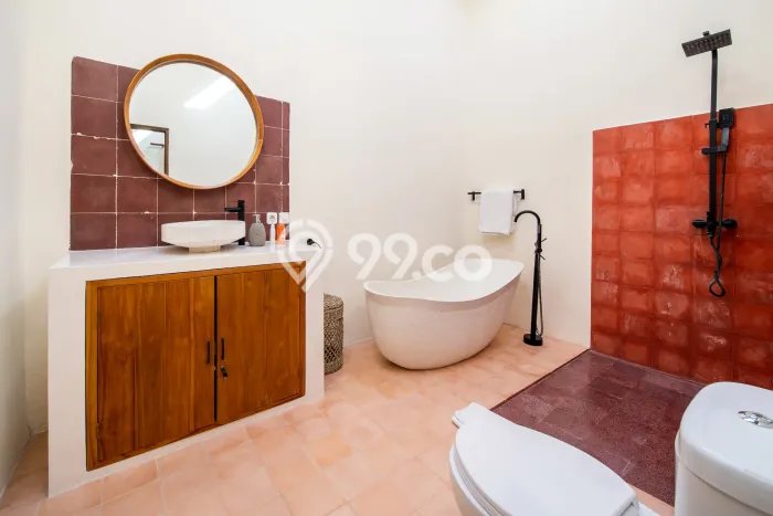 Rumah di Tibubeneng, LT 125m², Bangunan 184m² Rumah di Tibubeneng, LT 125m², Bangunan 184m²
