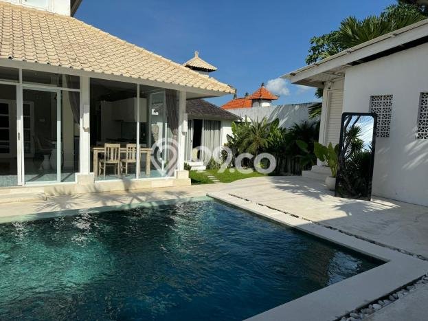 Hunian Elit LB 250m2 Siap Pakai Desain Elegan di Kerobokan, Badung Hunian Elit LB 250m2 Siap Pakai Desain Elegan di Kerobokan, Badung