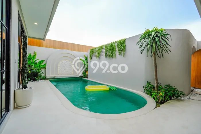 FOR SALE! Vila Kawasan , Area 180m2m², Posisi Premium FOR SALE! Vila Kawasan , Area 180m2m², Posisi Premium