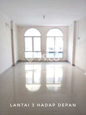 Lokasi Strategis! Dijual Ruko Bisnis di Cengkareng, Jakarta Barat Kondisi Baik Lokasi Strategis! Dijual Ruko Bisnis di Cengkareng, Jakarta Barat Kondisi Baik
