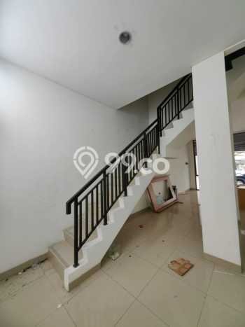 Ruko For Rent di Cakung, Luas 90m², Lokasi Komersial, Akses Utama Ruko For Rent di Cakung, Luas 90m², Lokasi Komersial, Akses Utama