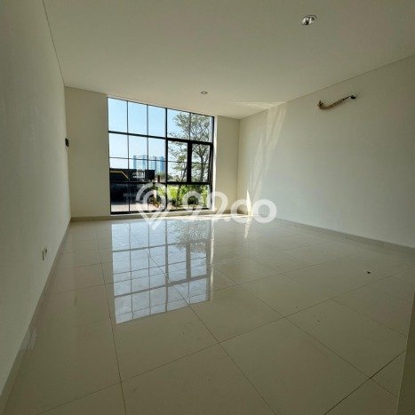 Ruko Dijual di Prime Area Jakarta Timur Luas 117m2 Ruko Dijual di Prime Area Jakarta Timur Luas 117m2