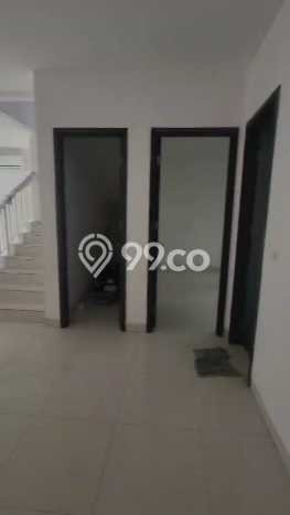 Lokasi terbaik! Rumah siap pakai dikontrakkan di Cakung LB 240m2 Lokasi terbaik! Rumah siap pakai dikontrakkan di Cakung LB 240m2