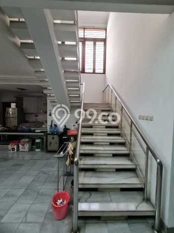 Rumah 6 KT 4 KM LT 300m², LB 275m² di Kebon Jeruk, Jakarta Barat Rumah 6 KT 4 KM LT 300m², LB 275m² di Kebon Jeruk, Jakarta Barat