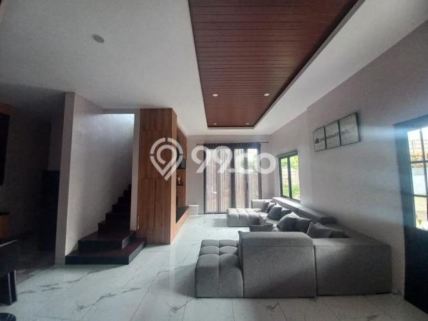 Hunian Elit LB 200m2 Siap Pakai Desain Elegan di BSD Nusaloka, Tangerang Hunian Elit LB 200m2 Siap Pakai Desain Elegan di BSD Nusaloka, Tangerang