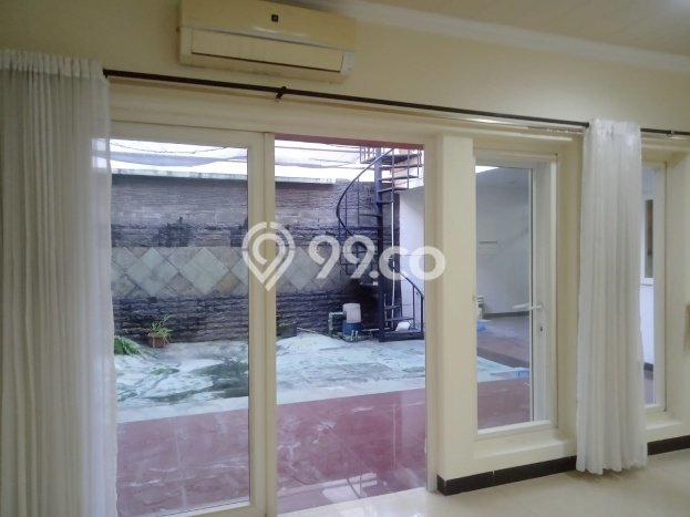 Hunian Elit LB 400m2 Siap Pakai Desain Elegan di Alam Sutera, Tangerang Hunian Elit LB 400m2 Siap Pakai Desain Elegan di Alam Sutera, Tangerang