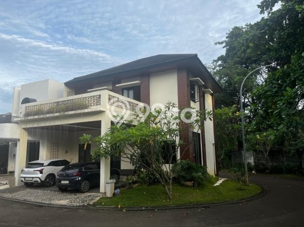 Hunian Elit LB 200m2 Siap Pakai Desain Elegan di BSD Nusaloka, Tangerang Hunian Elit LB 200m2 Siap Pakai Desain Elegan di BSD Nusaloka, Tangerang