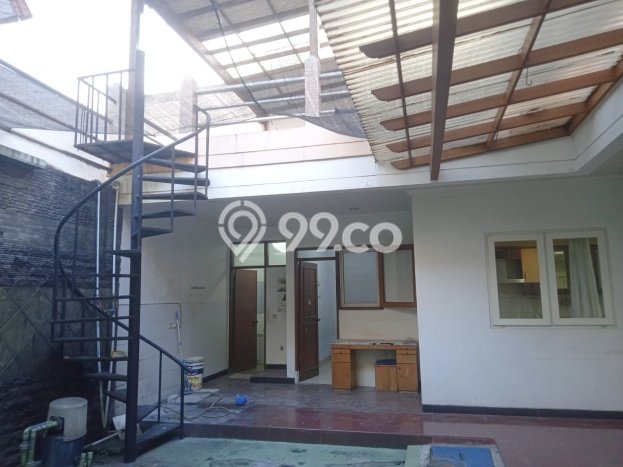 Hunian Elit LB 400m2 Siap Pakai Desain Elegan di Alam Sutera, Tangerang Hunian Elit LB 400m2 Siap Pakai Desain Elegan di Alam Sutera, Tangerang
